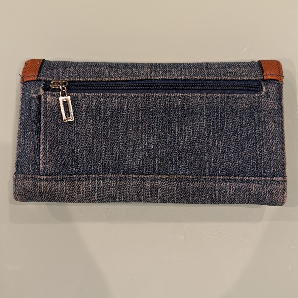 Guess wallet - Picture 3 of 7